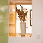 With Lush Yard - 公寓
