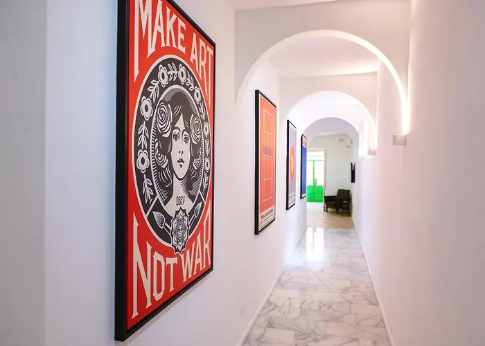 With Lush Yard - * La Valette