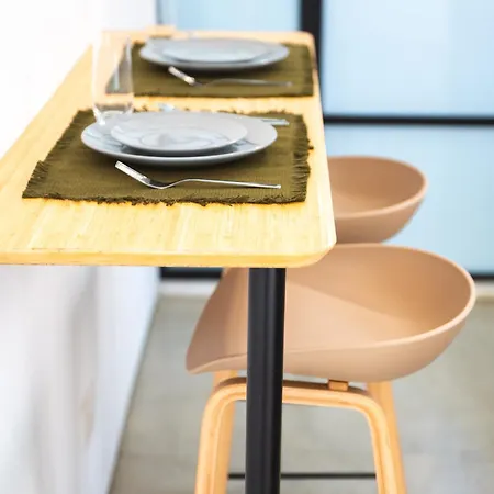 With Lush Yard - 아파트 발레타