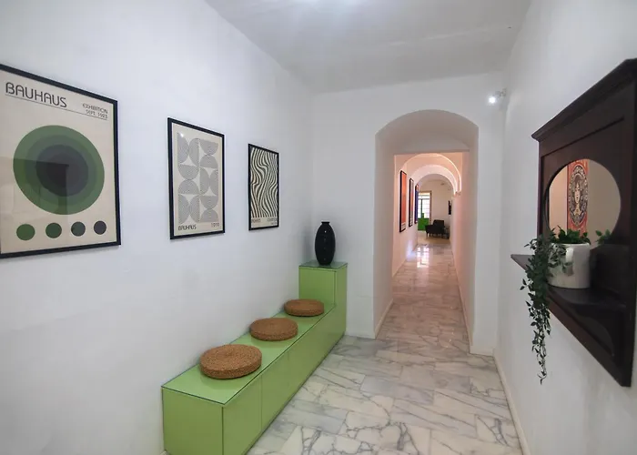 With Lush Yard - Apartment Valletta